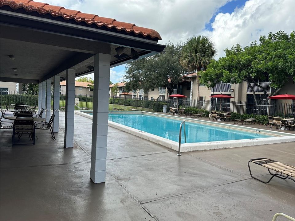 Recently Sold: $240,000 (2 beds, 2 baths, 805 Square Feet)