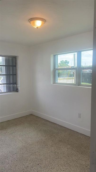 Recently Rented: $2,350 (2 beds, 1 baths, 1408 Square Feet)