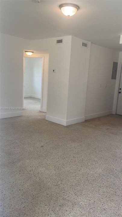 Recently Rented: $2,350 (2 beds, 1 baths, 1408 Square Feet)