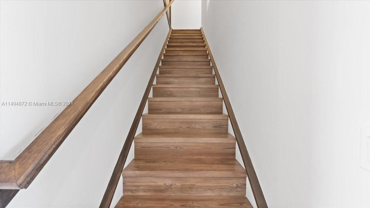 Недавно продано: $1,199,999 (4 спален, 3 ванн, 2203 Квадратных фут)