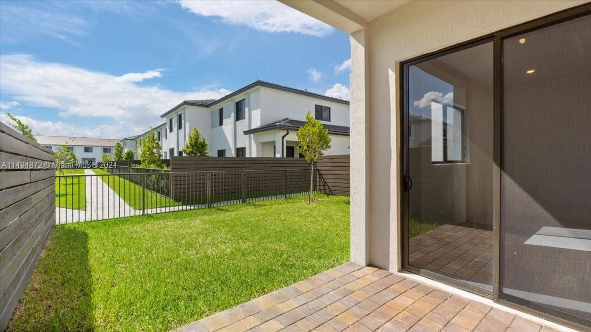 Недавно продано: $1,199,999 (4 спален, 3 ванн, 2203 Квадратных фут)