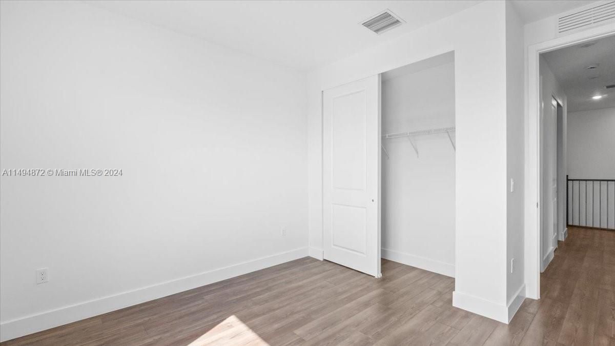 Недавно продано: $1,199,999 (4 спален, 3 ванн, 2203 Квадратных фут)