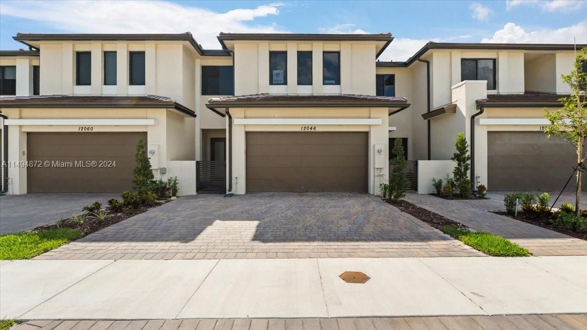 Недавно продано: $1,199,999 (4 спален, 3 ванн, 2203 Квадратных фут)