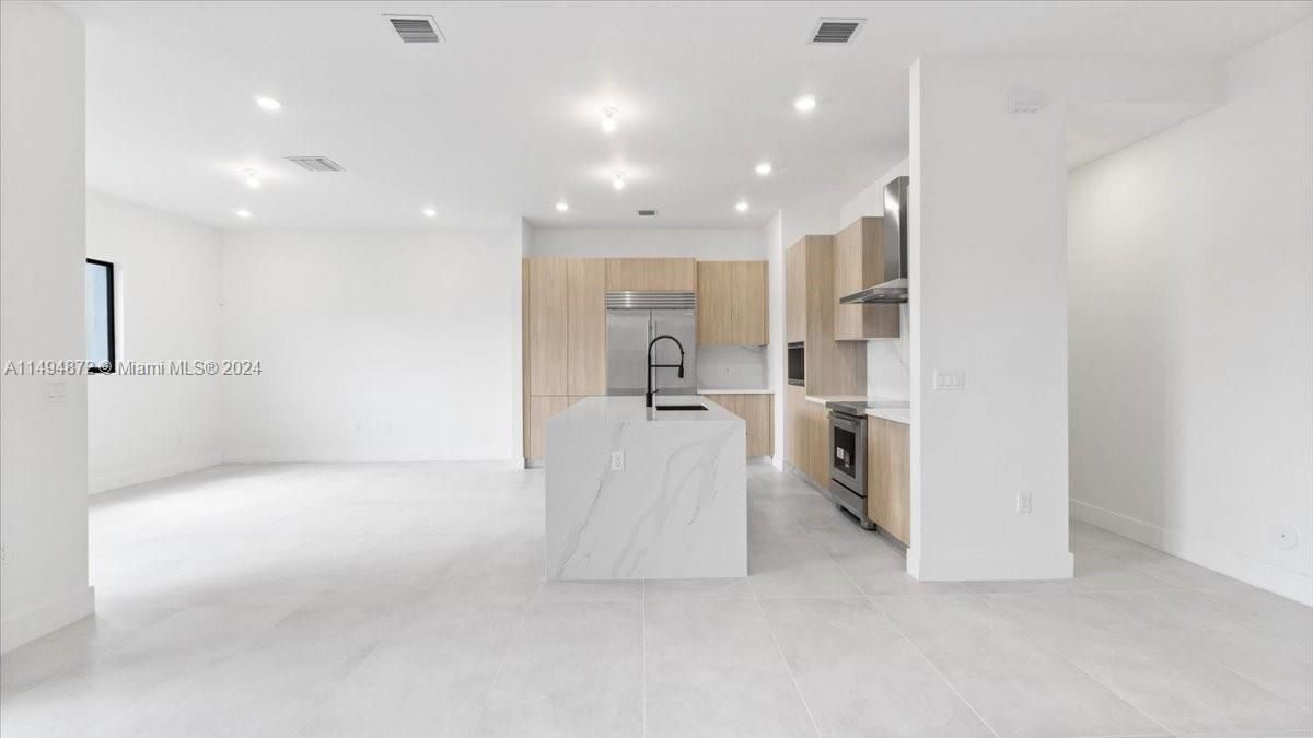 Недавно продано: $1,199,999 (4 спален, 3 ванн, 2203 Квадратных фут)