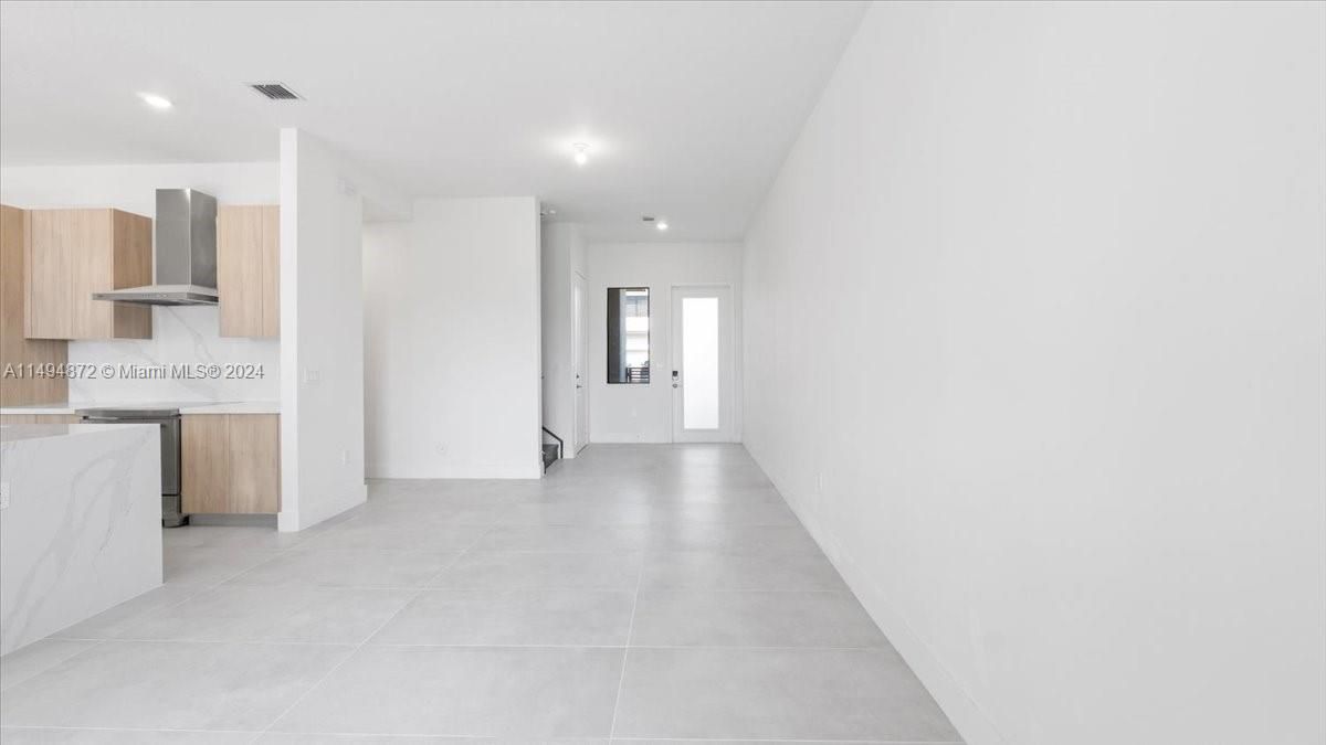 Недавно продано: $1,199,999 (4 спален, 3 ванн, 2203 Квадратных фут)