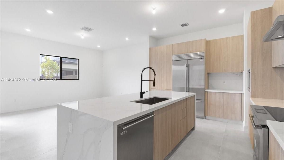 Недавно продано: $1,199,999 (4 спален, 3 ванн, 2203 Квадратных фут)