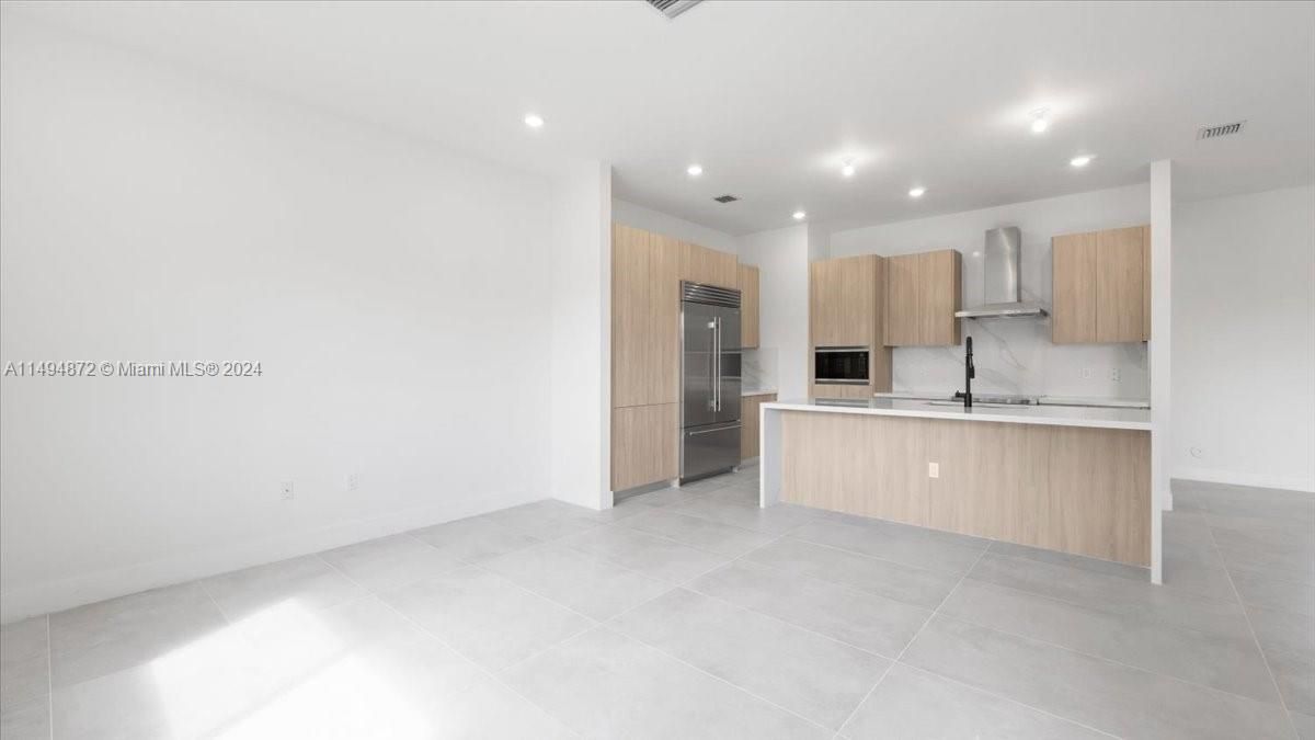 Недавно продано: $1,199,999 (4 спален, 3 ванн, 2203 Квадратных фут)