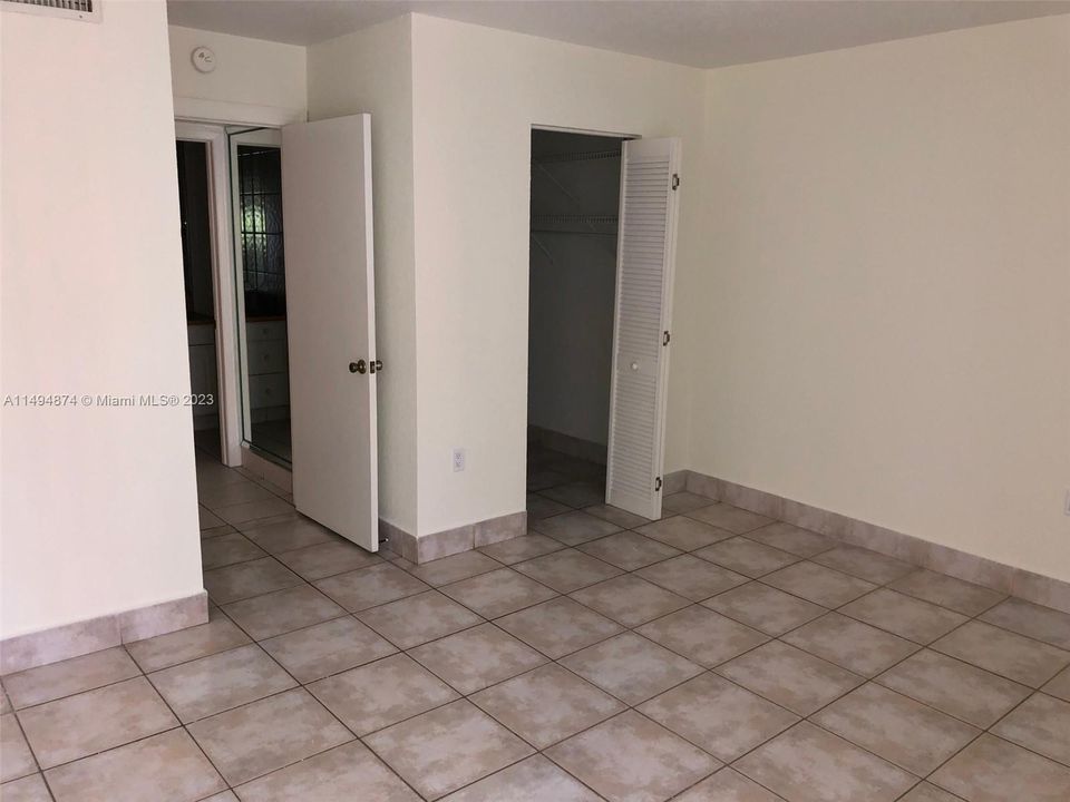 Recently Rented: $1,950 (1 beds, 1 baths, 709 Square Feet)