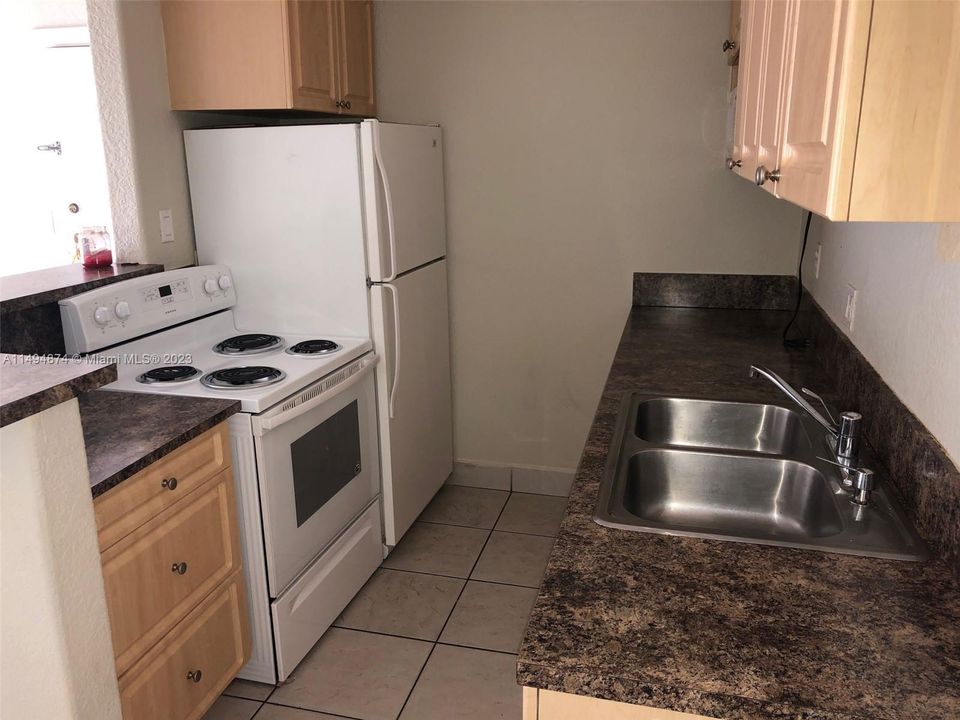 Recently Rented: $1,950 (1 beds, 1 baths, 709 Square Feet)