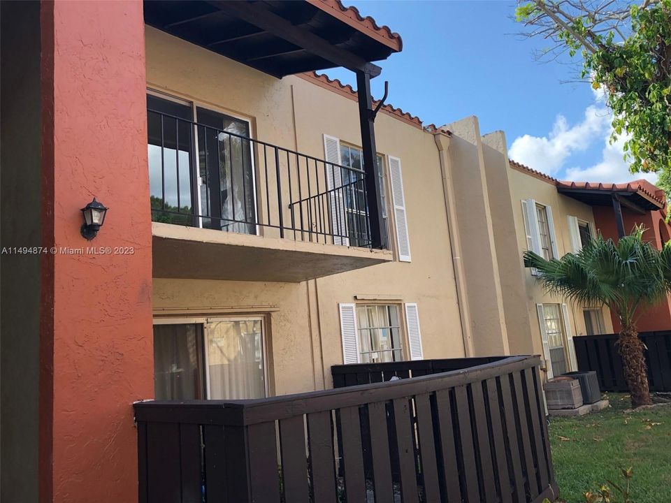 Recently Rented: $1,950 (1 beds, 1 baths, 709 Square Feet)