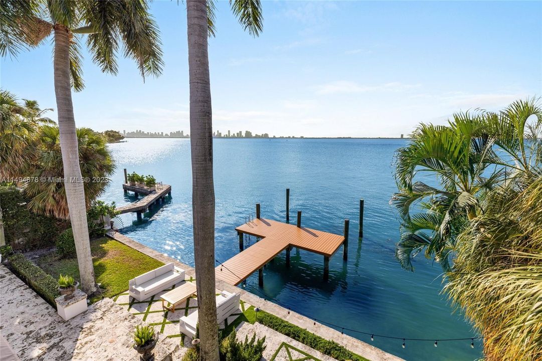 Recently Sold: $19,999,000 (5 beds, 7 baths, 5552 Square Feet)