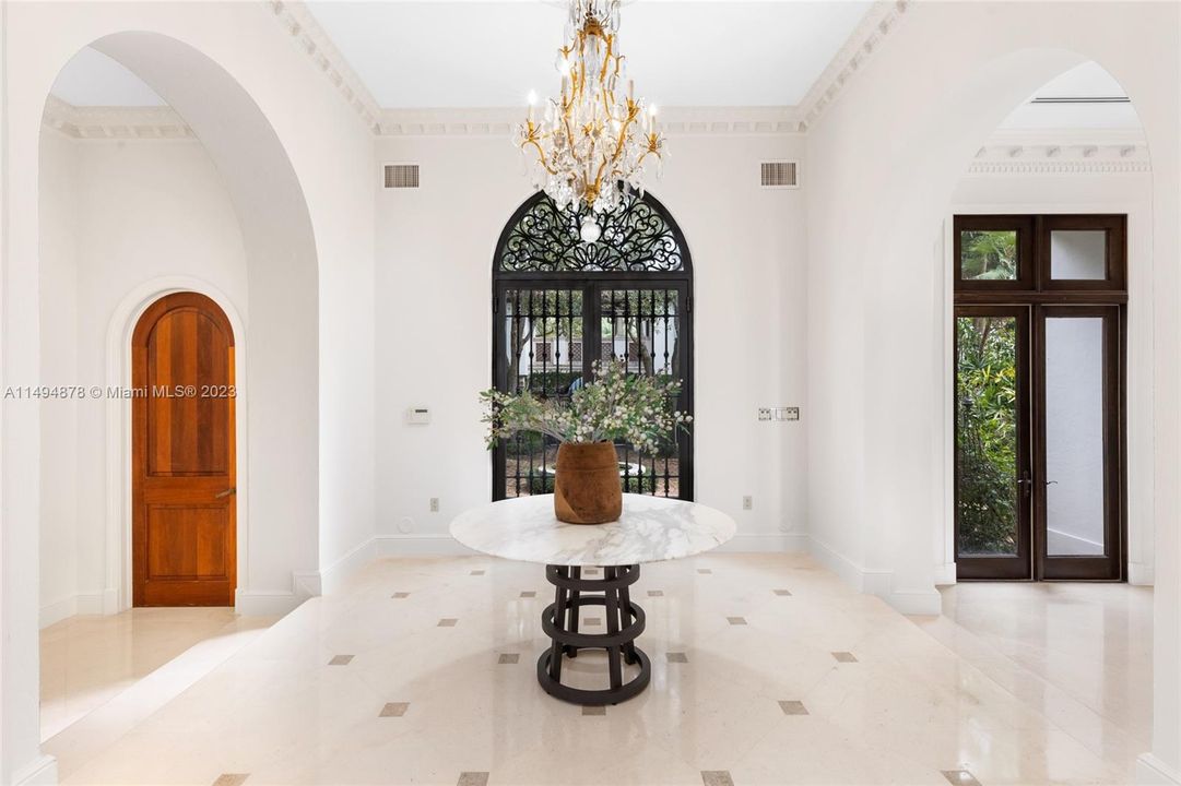 Recently Sold: $19,999,000 (5 beds, 7 baths, 5552 Square Feet)