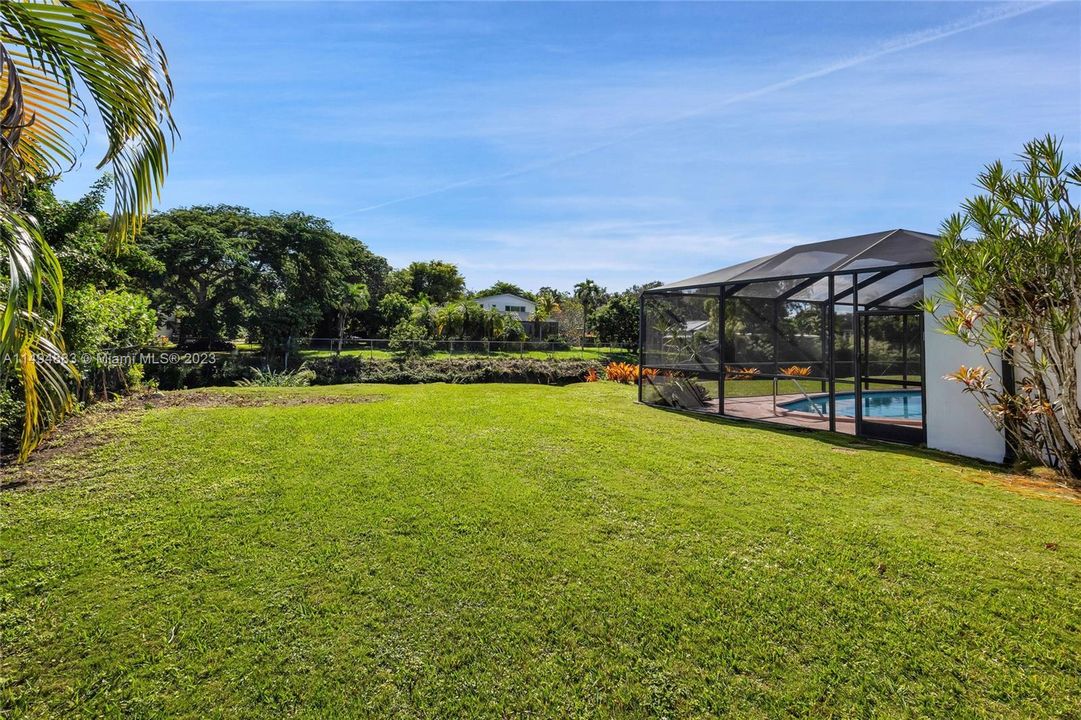 Недавно продано: $1,150,000 (4 спален, 2 ванн, 2508 Квадратных фут)