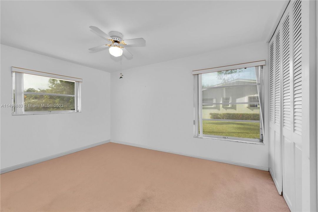 Недавно продано: $1,150,000 (4 спален, 2 ванн, 2508 Квадратных фут)