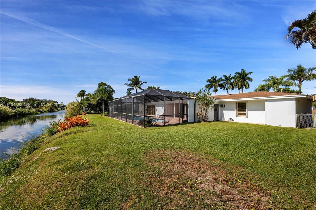 Недавно продано: $1,150,000 (4 спален, 2 ванн, 2508 Квадратных фут)