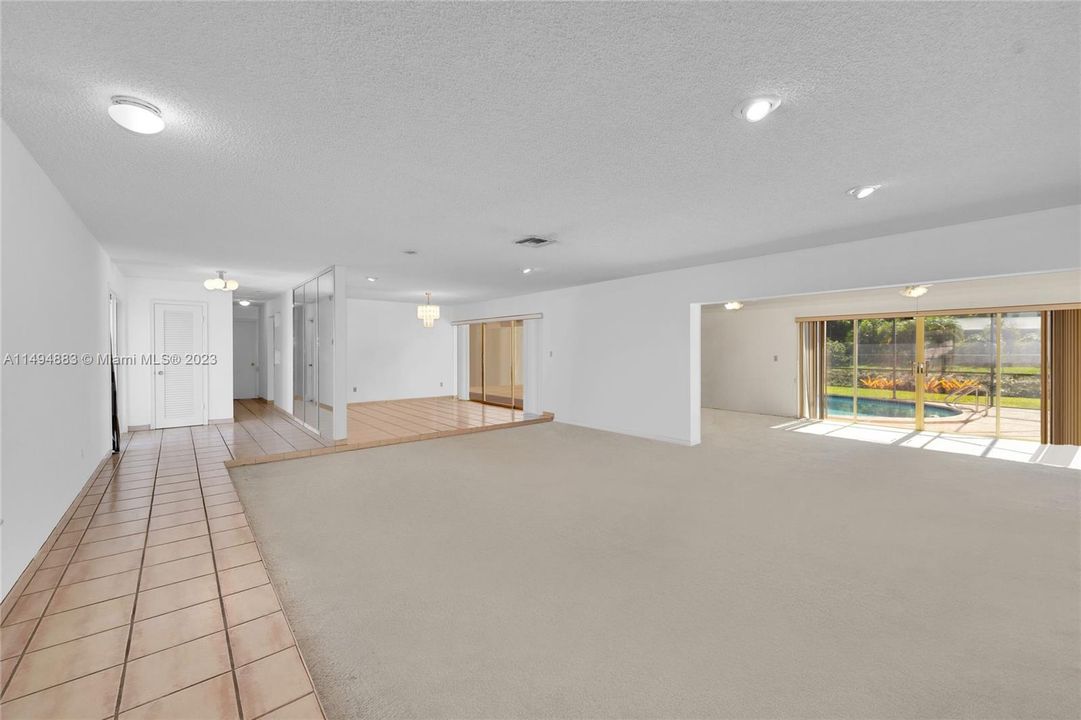 Недавно продано: $1,150,000 (4 спален, 2 ванн, 2508 Квадратных фут)