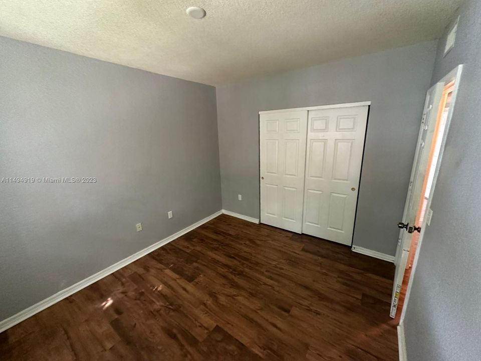 Recently Rented: $2,500 (3 beds, 2 baths, 1553 Square Feet)