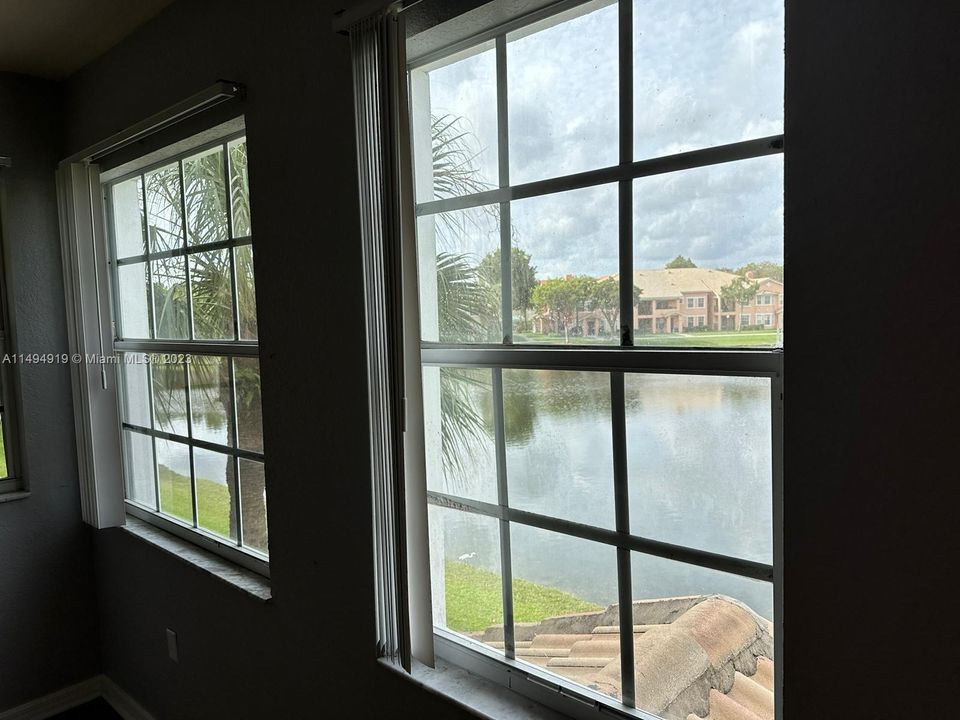 Recently Rented: $2,500 (3 beds, 2 baths, 1553 Square Feet)