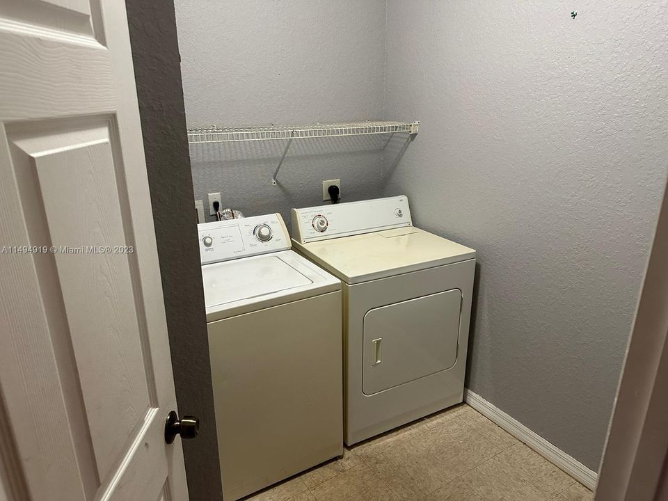 Recently Rented: $2,500 (3 beds, 2 baths, 1553 Square Feet)