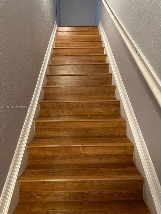 Recently Rented: $2,500 (3 beds, 2 baths, 1553 Square Feet)