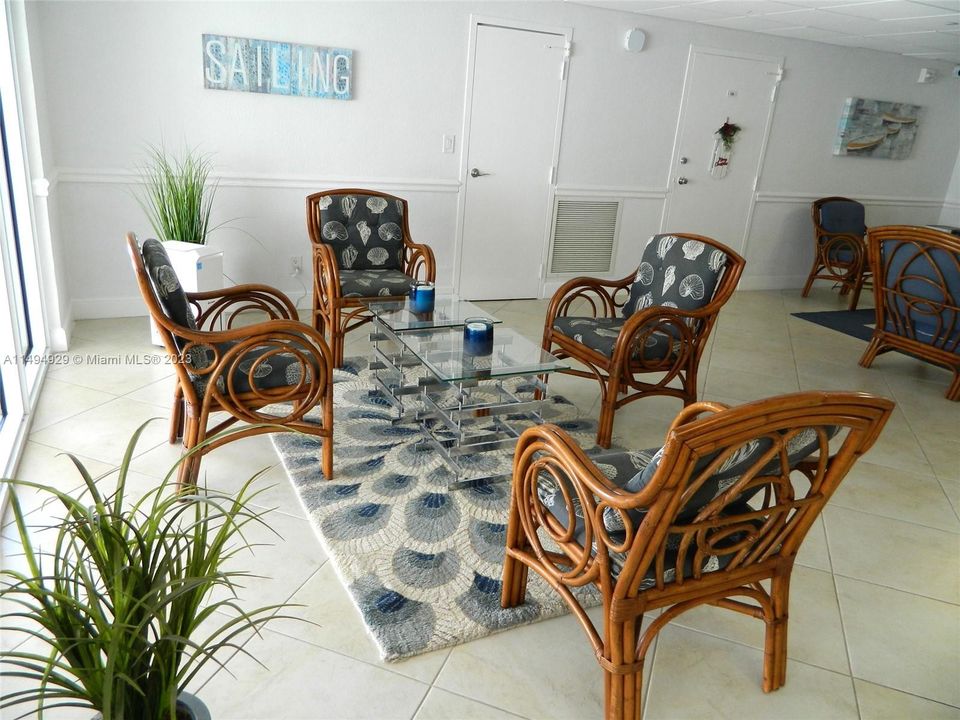 Recently Rented: $4,000 (2 beds, 2 baths, 1070 Square Feet)