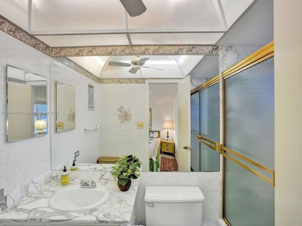 Recently Rented: $4,000 (2 beds, 2 baths, 1070 Square Feet)