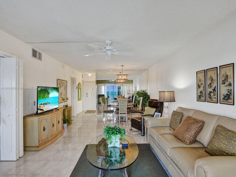 Recently Rented: $4,000 (2 beds, 2 baths, 1070 Square Feet)