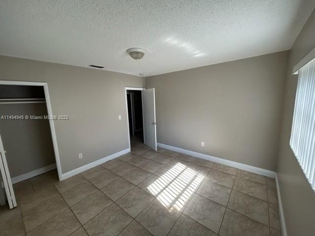 Недавно продано: $509,900 (3 спален, 2 ванн, 1460 Квадратных фут)