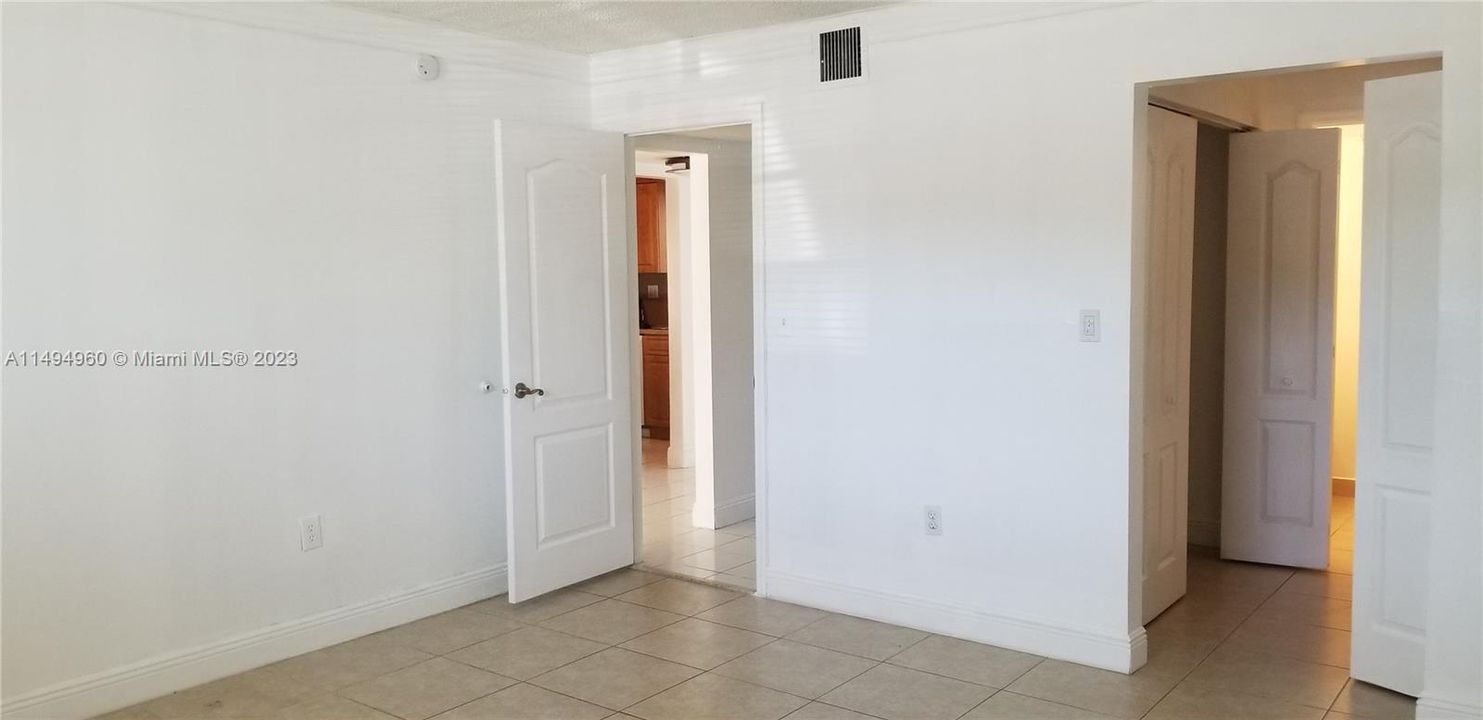 Recently Rented: $1,575 (1 beds, 1 baths, 800 Square Feet)
