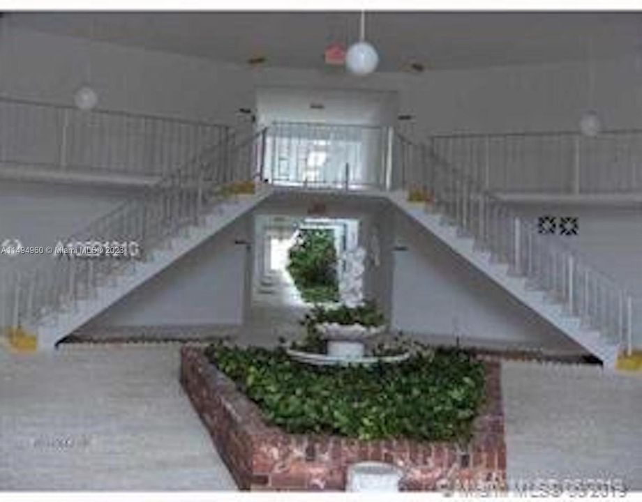 Recently Rented: $1,575 (1 beds, 1 baths, 800 Square Feet)