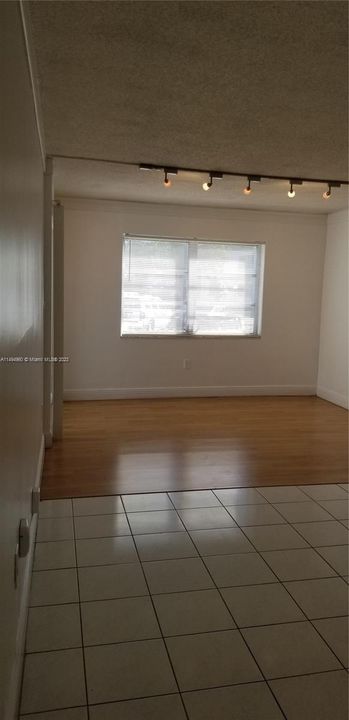 Recently Rented: $1,575 (1 beds, 1 baths, 800 Square Feet)