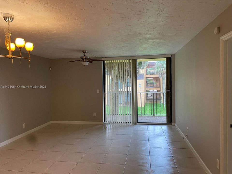 Recently Rented: $1,750 (1 beds, 1 baths, 815 Square Feet)