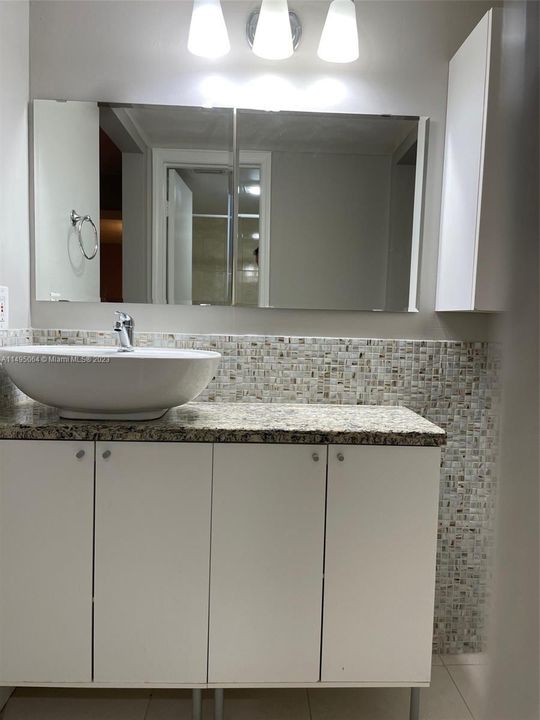 Recently Rented: $1,750 (1 beds, 1 baths, 815 Square Feet)