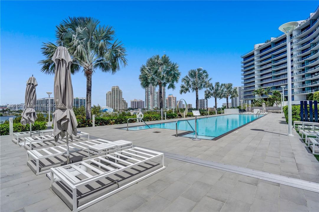Recently Sold: $3,199,000 (3 beds, 4 baths, 2791 Square Feet)