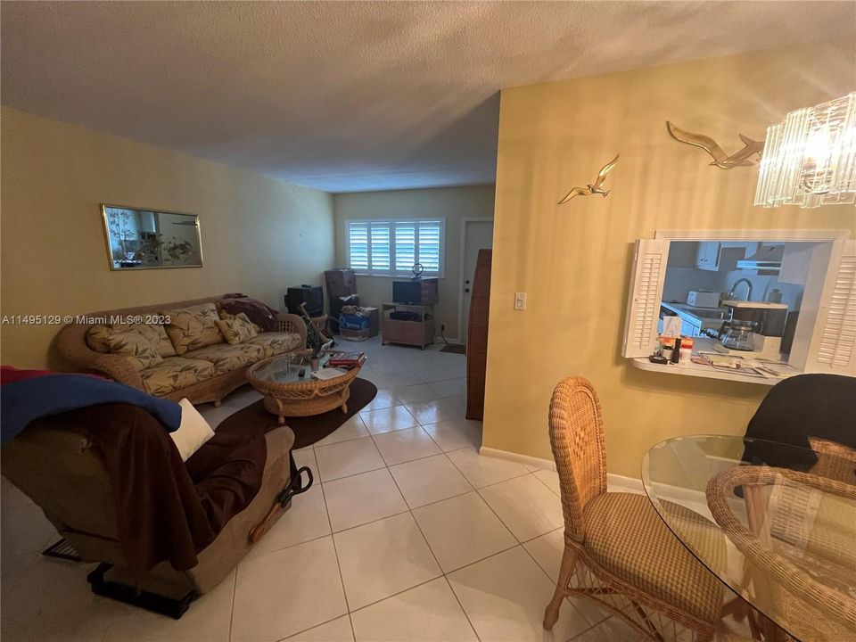 Recently Sold: $145,000 (1 beds, 1 baths, 700 Square Feet)