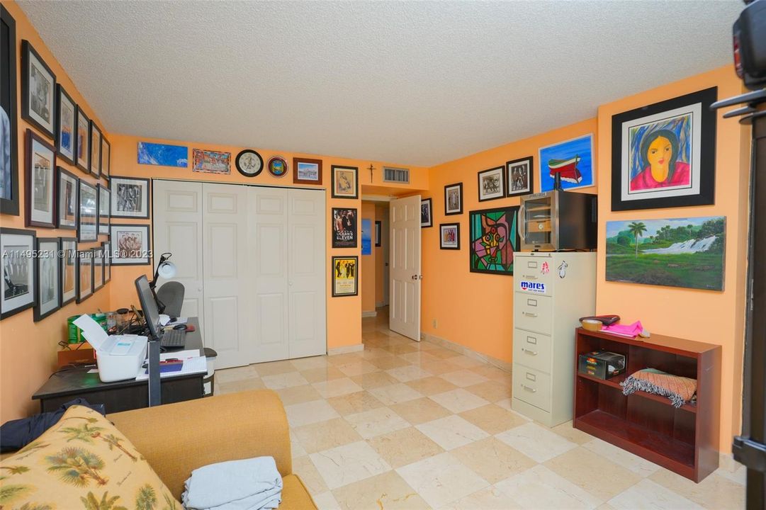 Recently Sold: $1,090,000 (3 beds, 2 baths, 2124 Square Feet)