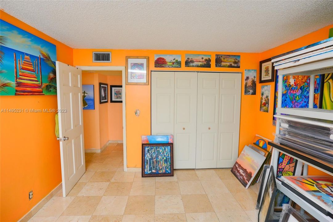 Recently Sold: $1,090,000 (3 beds, 2 baths, 2124 Square Feet)