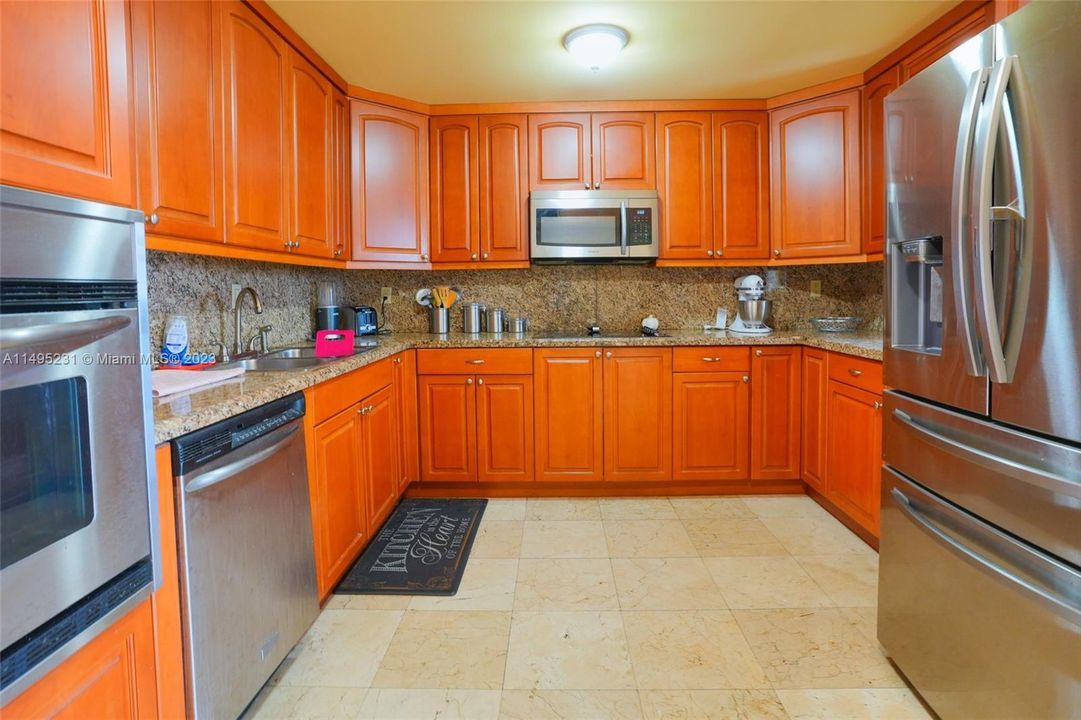 Recently Sold: $1,090,000 (3 beds, 2 baths, 2124 Square Feet)