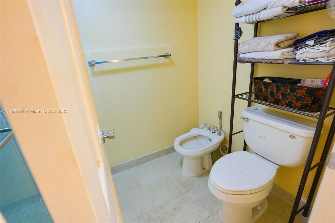 Recently Sold: $1,090,000 (3 beds, 2 baths, 2124 Square Feet)