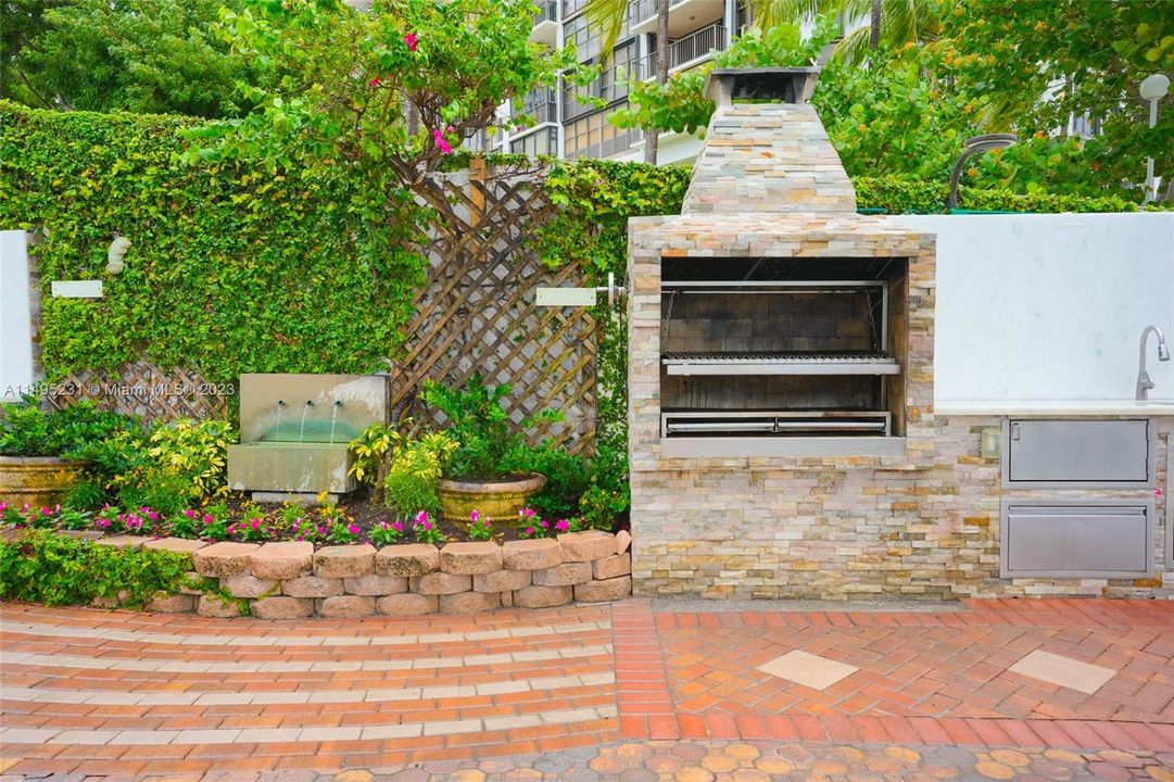 Recently Sold: $1,090,000 (3 beds, 2 baths, 2124 Square Feet)