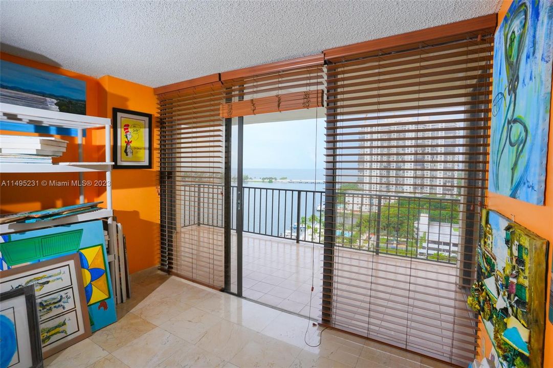 Recently Sold: $1,090,000 (3 beds, 2 baths, 2124 Square Feet)