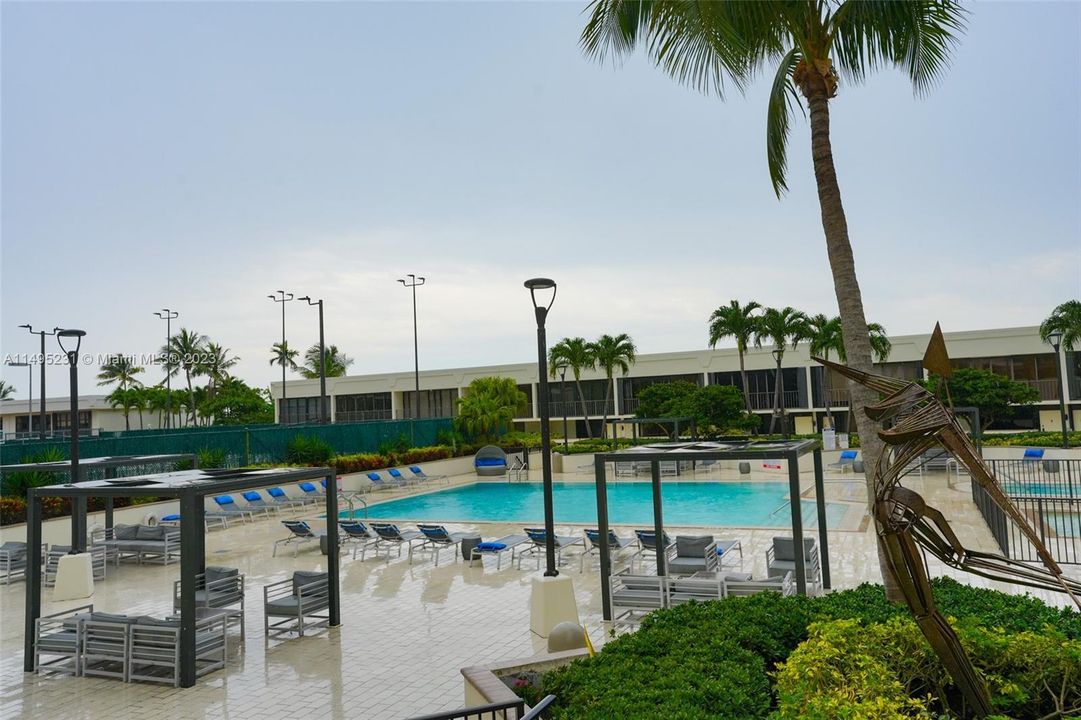 Recently Sold: $1,090,000 (3 beds, 2 baths, 2124 Square Feet)