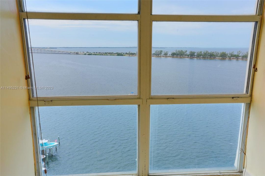 Recently Sold: $1,090,000 (3 beds, 2 baths, 2124 Square Feet)