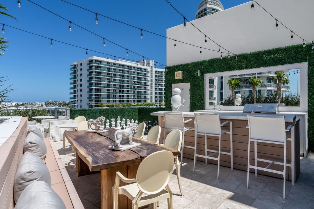 For Sale: $5,950,000 (3 beds, 2 baths, 1974 Square Feet)