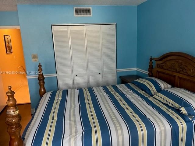 Recently Rented: $900 (1 beds, 1 baths, 1408 Square Feet)