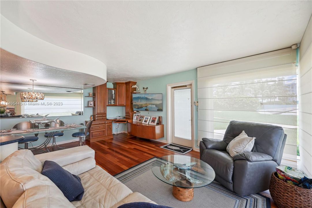 Recently Rented: $4,000 (2 beds, 2 baths, 858 Square Feet)