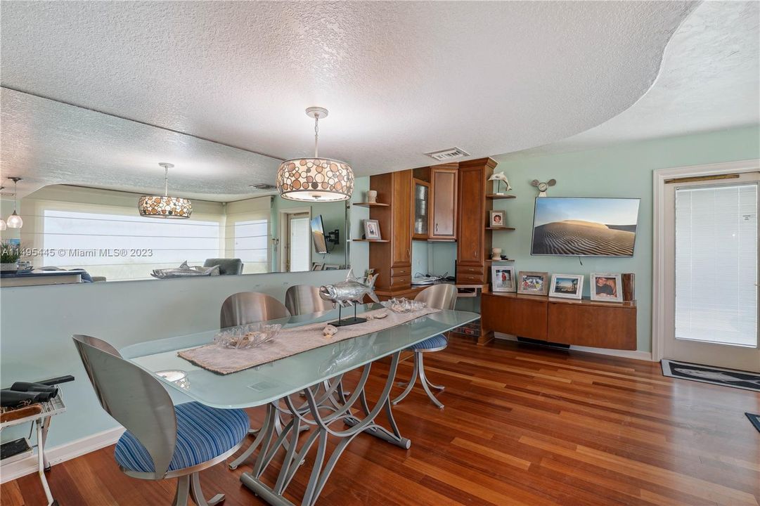 Recently Rented: $4,000 (2 beds, 2 baths, 858 Square Feet)