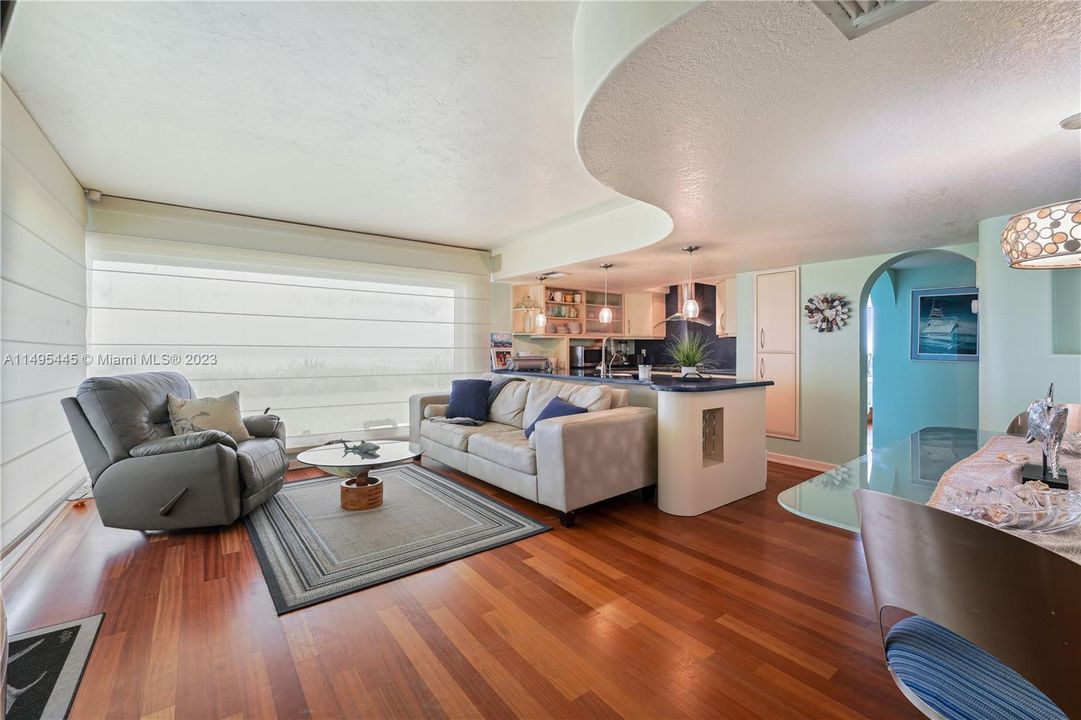 Recently Rented: $4,000 (2 beds, 2 baths, 858 Square Feet)