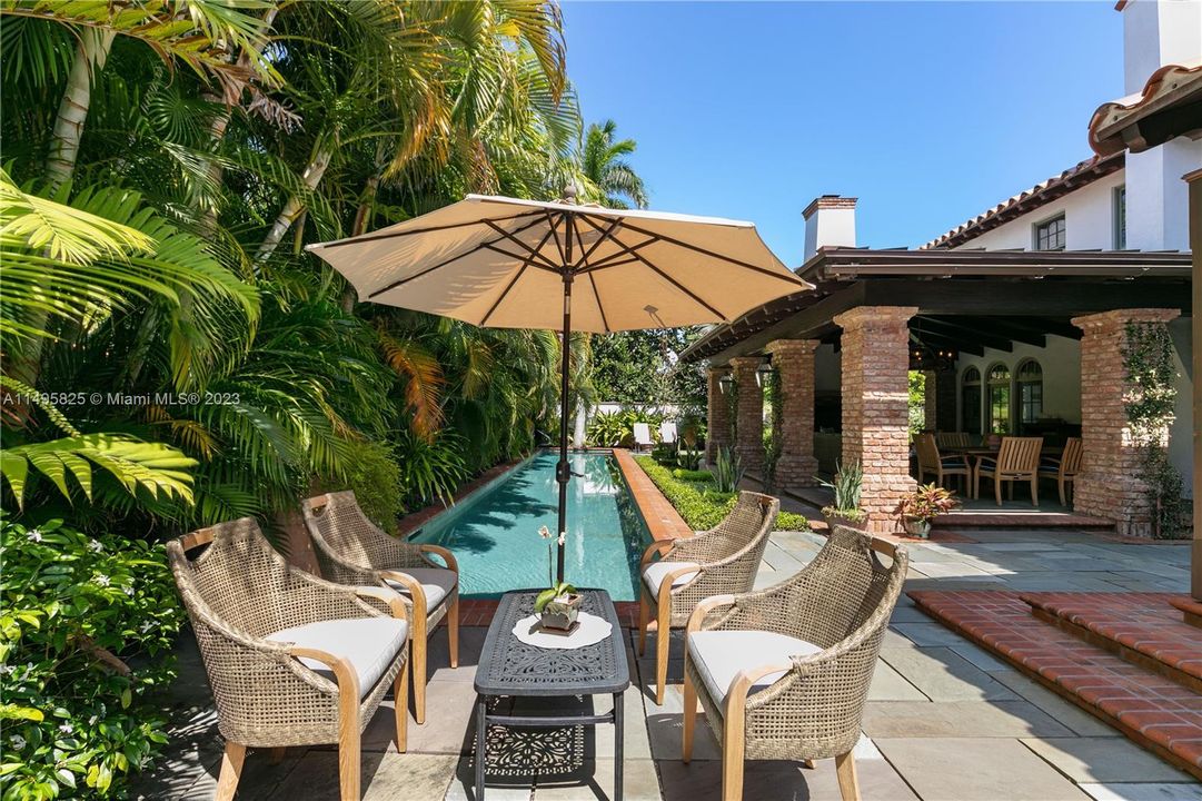 Recently Sold: $6,990,000 (4 beds, 4 baths, 4545 Square Feet)