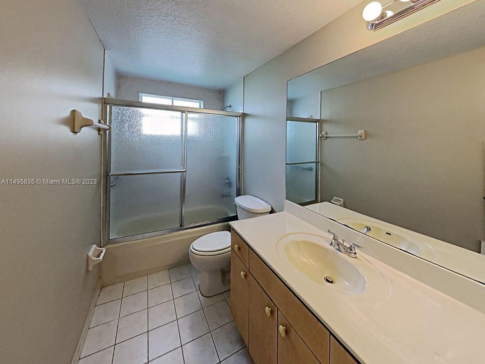 最近租的: $3,240 (4 贝兹, 3 浴室, 1937 平方英尺)
